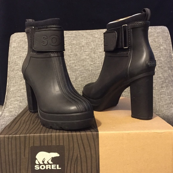 ISO Sorel Medina III Rain Boots - Picture 1 of 1